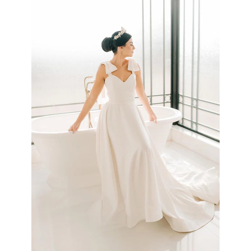 A Line Satin Wedding Gown Sweetheart Neck Wedding Dress With Bowtie Straps Solid Color