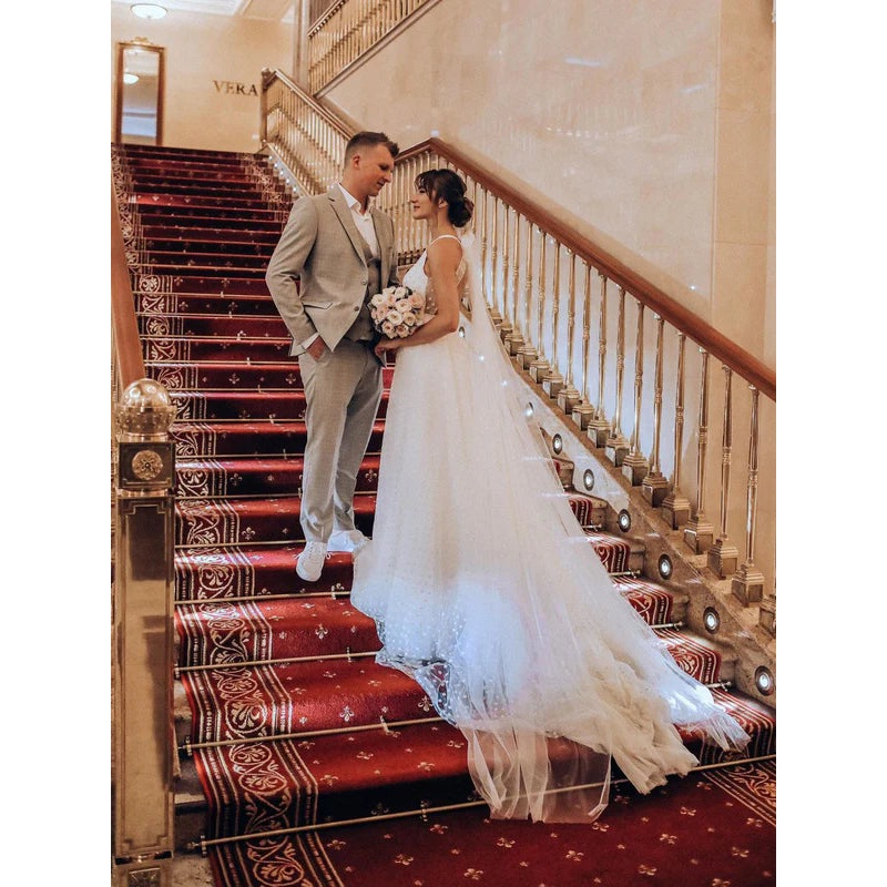 Marvelous V-neck A-line Polka Dot Lace Wedding Dresse Tulle Bridal Gowns Sexy