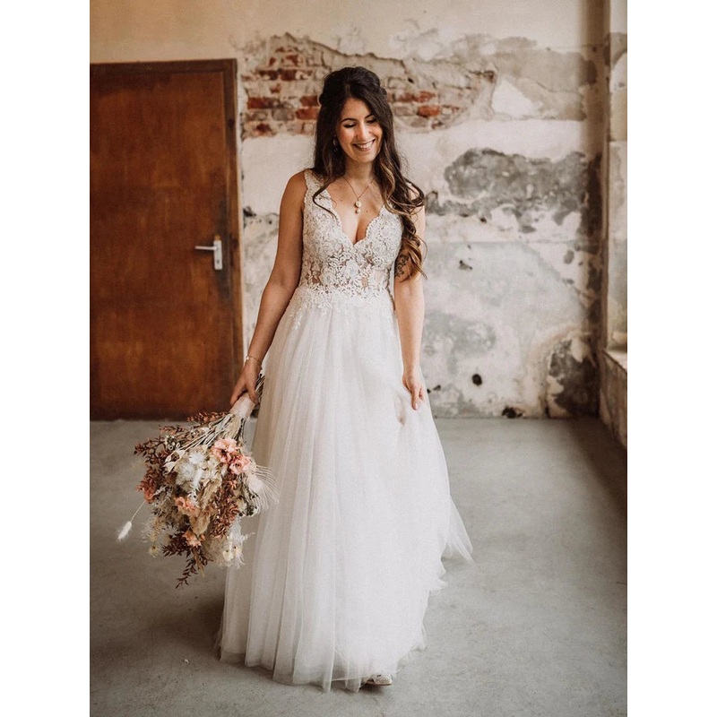 Simple Backless Tulle Wedding Dresses A-line Appliqued Bridal Gowns Charming