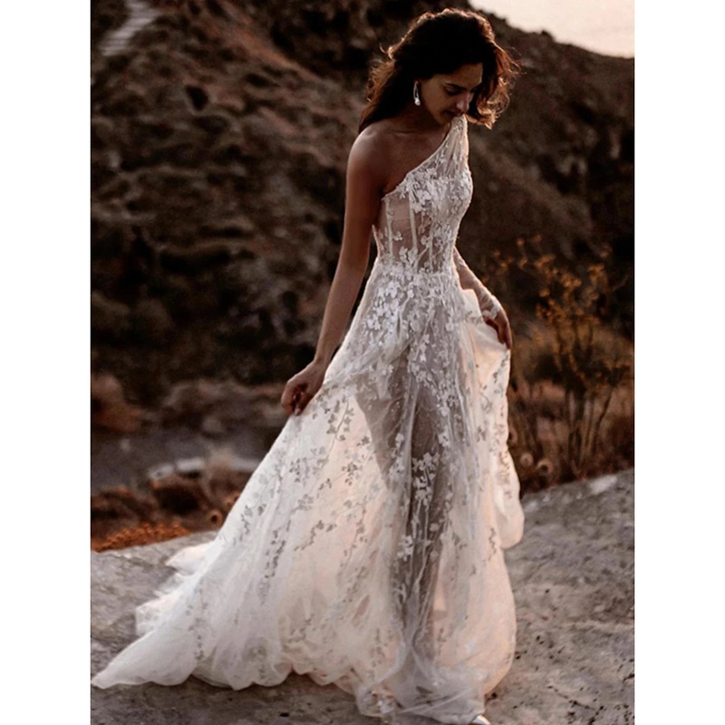 Wholesale Beach Sexy Boho Wedding Dresses A-Line One Shoulder Long Sleeve Sweep / Brush Train Lace Bridal Gowns With Split Front Summer Wedding Party