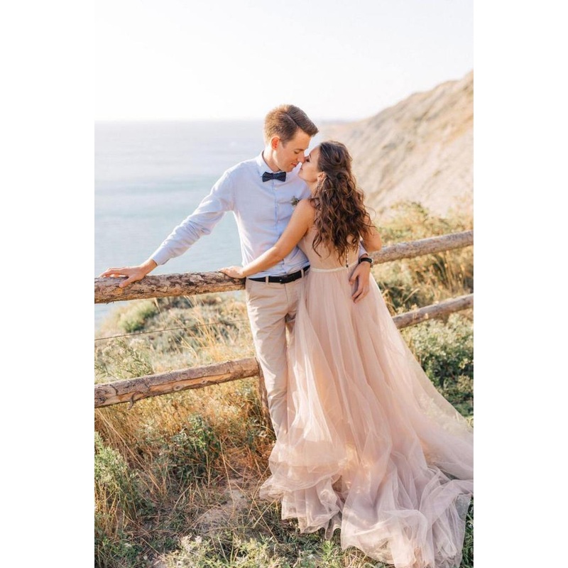 Simple V-neck Tulle Open Back Bridal Gown Beach Wedding Dresses Wholesale