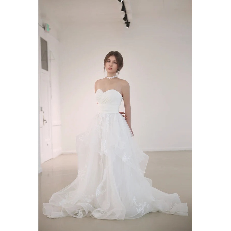 Strapless Pleated Satin Bodice Ruffled Skirt Princess tulle lace wedding dress