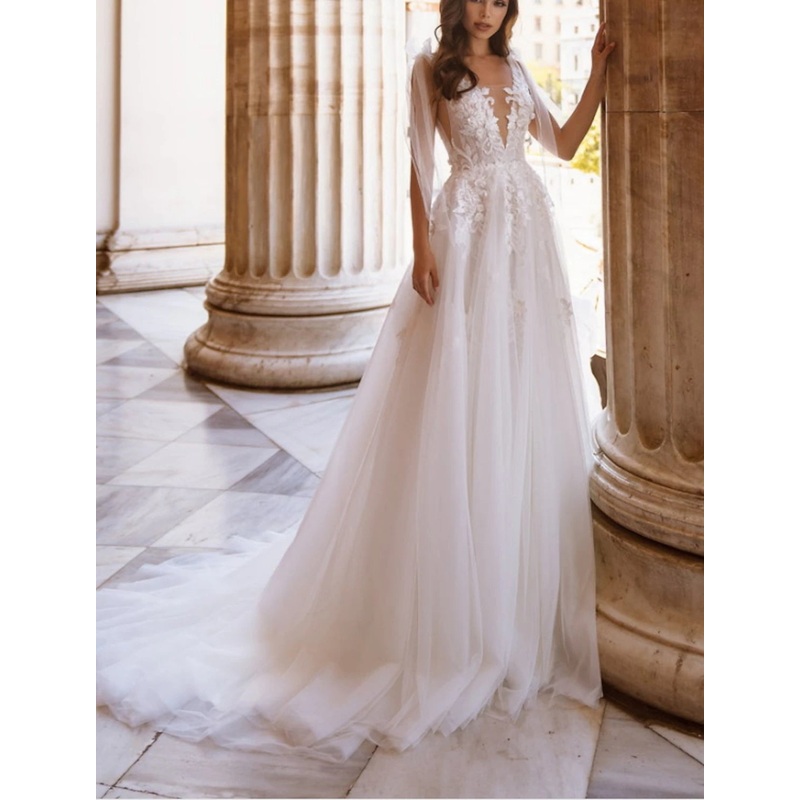 Engagement Formal Fall Wedding Dresses A-Line V Neck Sleeveless Court Train Lace Bridal Gowns With Appliques Summer Wedding Party
