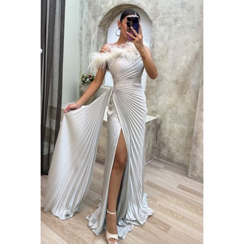 A-Line Evening Gown High Split Dress Formal Fall Sweep / Brush Train Sleeveless Off Shoulder Satin with Feather Pleats Slit