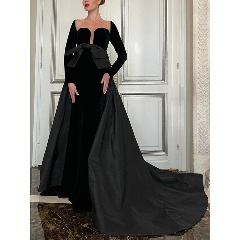 A-Line Evening Gown Vintage Dress Formal Fall Court Train Long Sleeve Square Neck Satin with Bow(s)