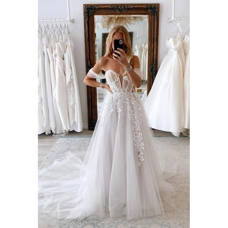A-Line Sweetheart Tulle Appliques Wedding Dresses