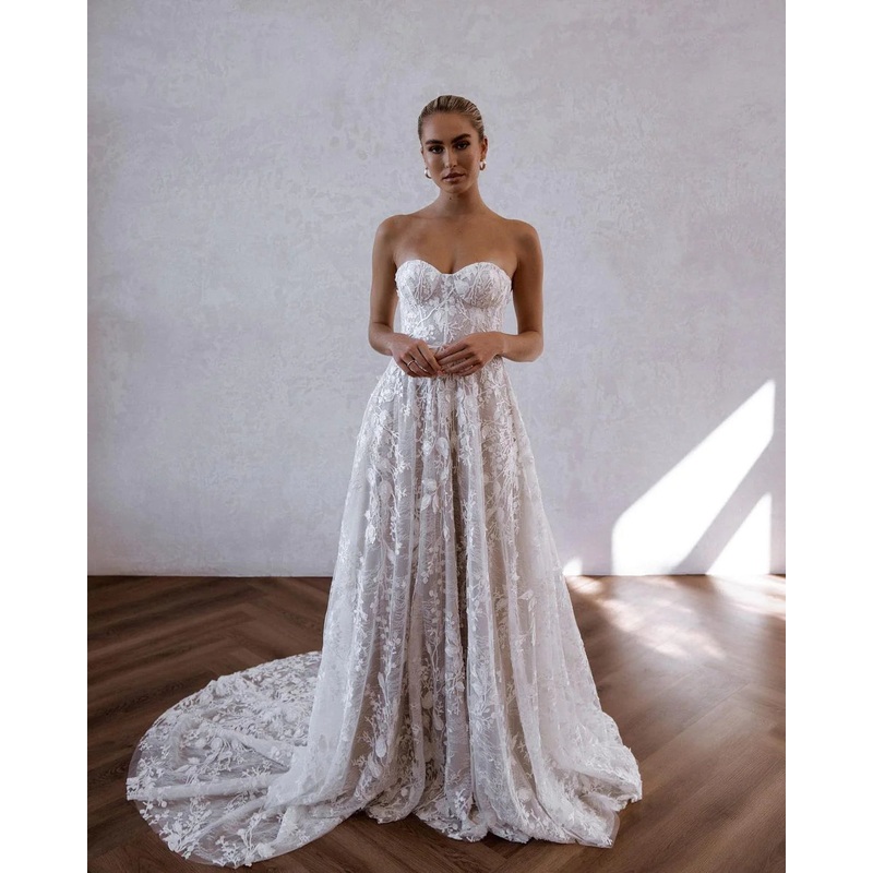 Fairy A Line Sweetheart Lace Wedding Dresses with Appliques